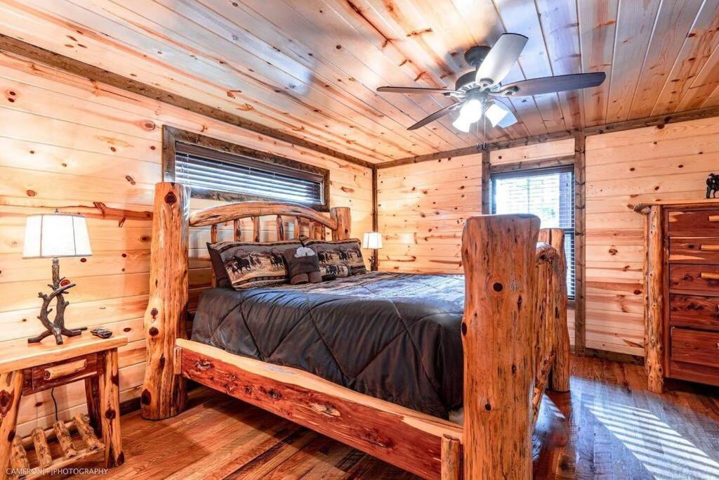 Iron Horse Lodge Sleeps 18, Games, Fire Pit, Hot Tub, Ev, More Broken Bow Exterior foto