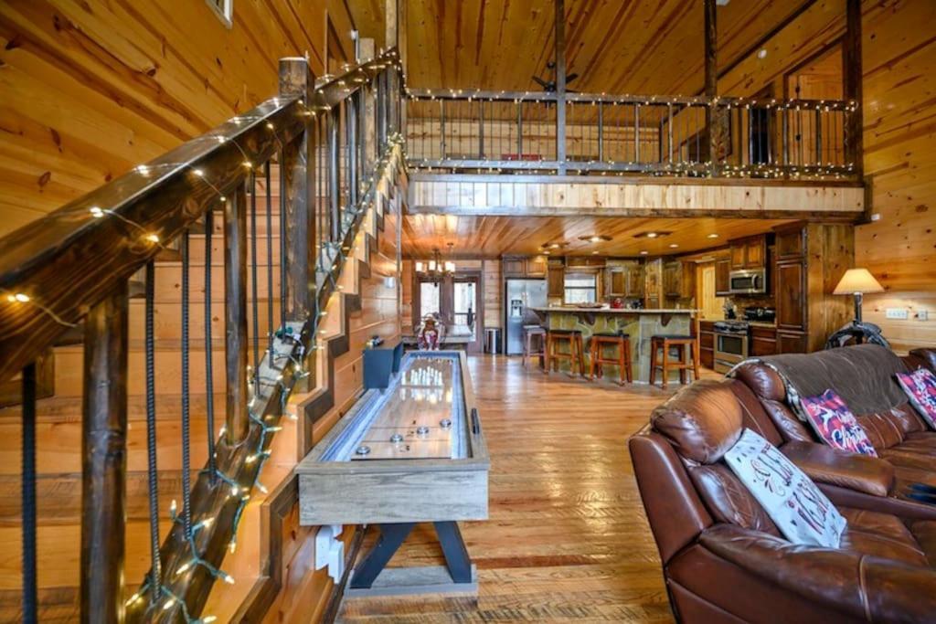 Iron Horse Lodge Sleeps 18, Games, Fire Pit, Hot Tub, Ev, More Broken Bow Exterior foto