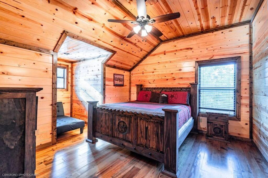 Iron Horse Lodge Sleeps 18, Games, Fire Pit, Hot Tub, Ev, More Broken Bow Exterior foto