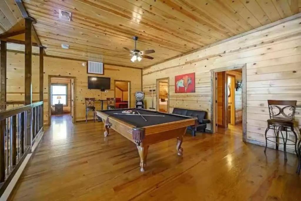 Iron Horse Lodge Sleeps 18, Games, Fire Pit, Hot Tub, Ev, More Broken Bow Exterior foto