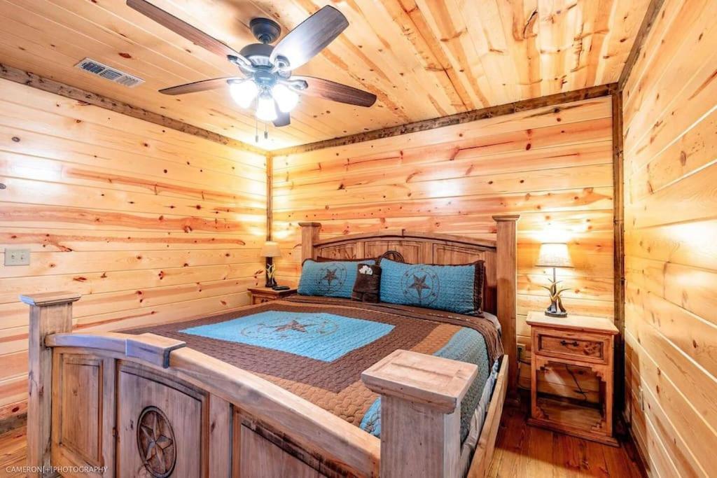 Iron Horse Lodge Sleeps 18, Games, Fire Pit, Hot Tub, Ev, More Broken Bow Exterior foto