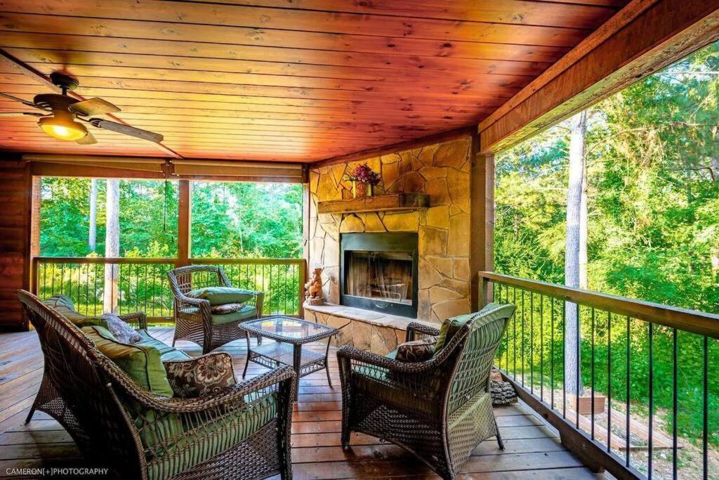 Iron Horse Lodge Sleeps 18, Games, Fire Pit, Hot Tub, Ev, More Broken Bow Exterior foto