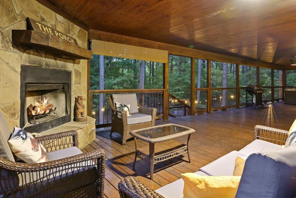 Iron Horse Lodge Sleeps 18, Games, Fire Pit, Hot Tub, Ev, More Broken Bow Exterior foto